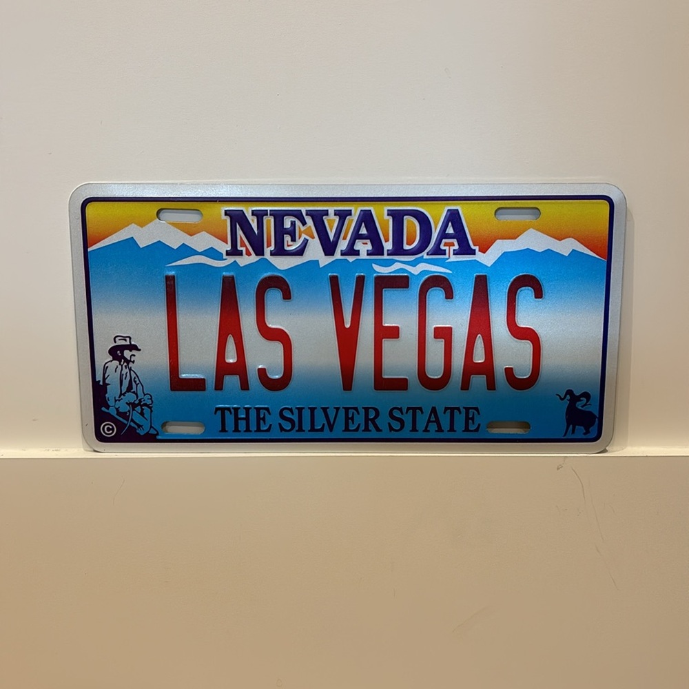 Las Vegas License Plate Style Decor